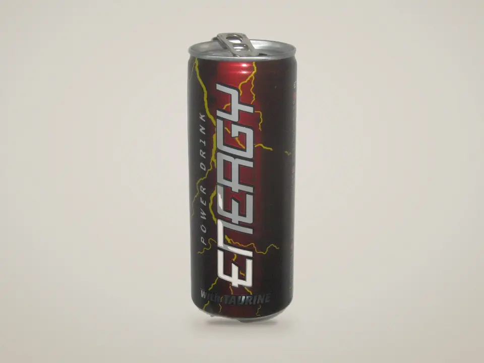 Canette de boisson énergisante